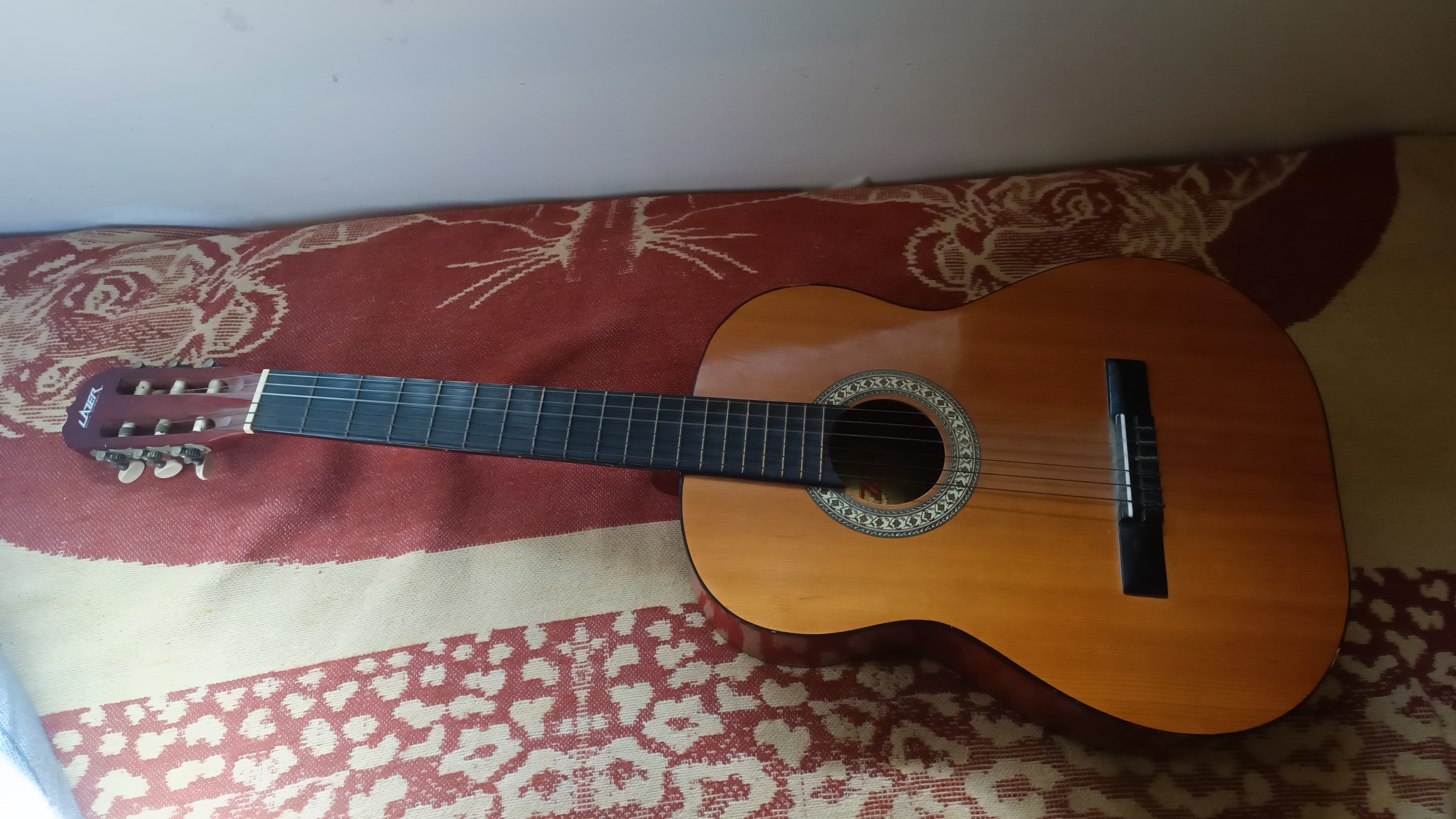 آلة موسيقية عبارة عن كطار