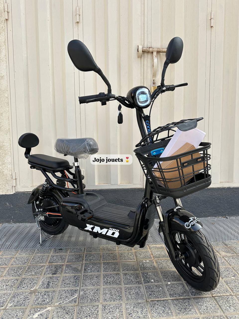 Cyclomoteur Xmd 400 lithium 48V15Ah Emove ✔️Garantie 1 an ✅. ✔️Batterie lithium 48V15.4Ah. ✔️Vitesse Max 35 Km/h. ✔️Autonomie 30-50Km. ✔️3 Niveaux de