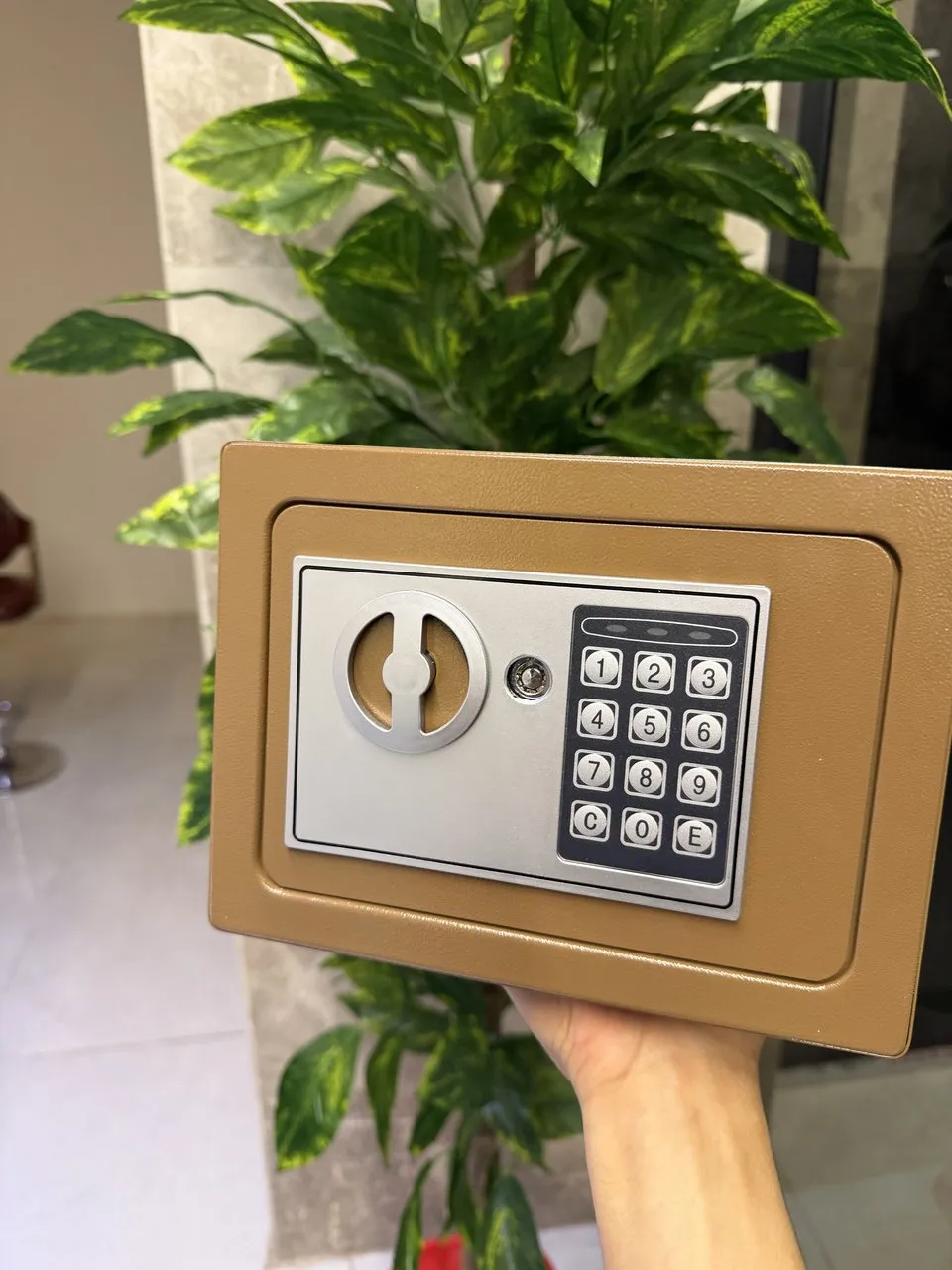 قاصة رقمية E-17
