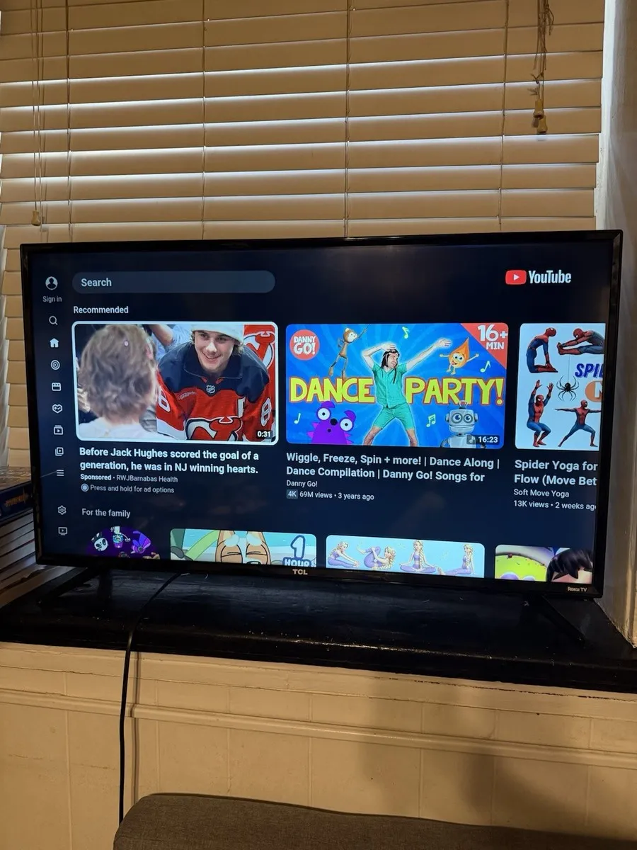 TCL 40 pouse