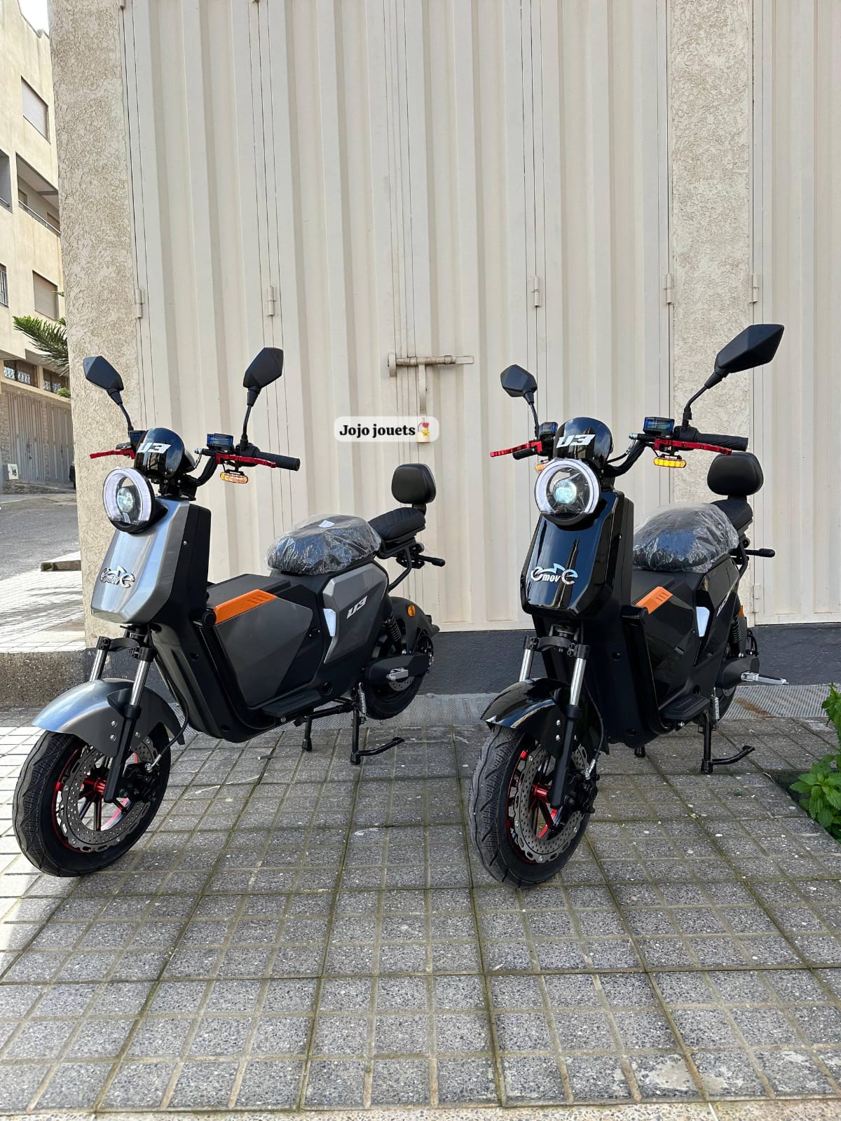 MOTO ÉLECTRIQUE PERFORMANCE 2000W U3 Emove Moteur 2000W Garantie 1 an Batterie lithium 72V30Ah SMART BMS APP Garantie 3 ans Batterie longue duré