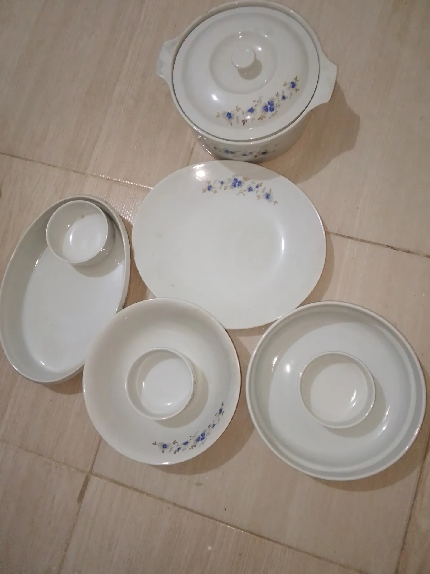 طقم صيني و طواجن فرن