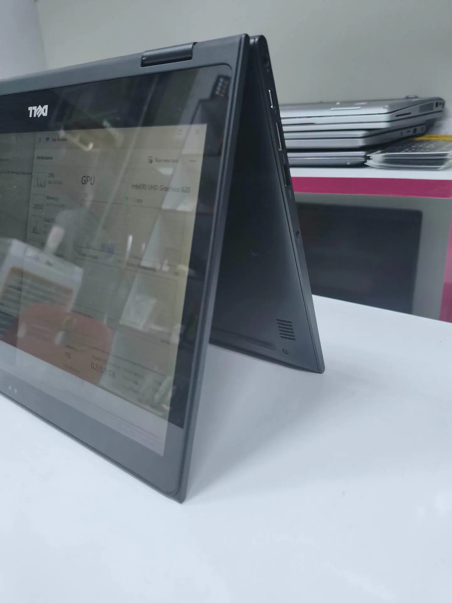 Dell Latitude 3390