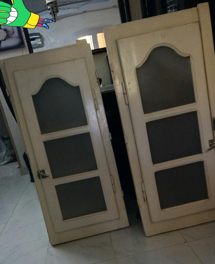 ضرف زجاج بالسلك