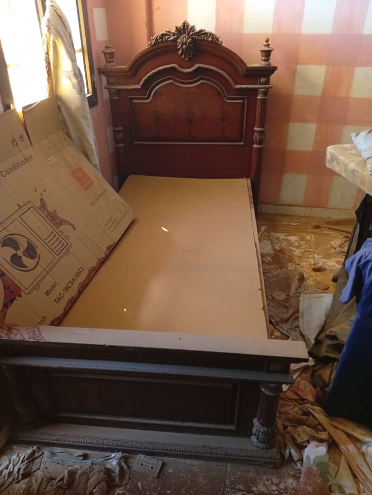 جوز سراير شبه جديدة ماليزي فخخخخخم السعر *تم التخفيض من 1200ل 700 نهاااااي* بحري الحلفايا