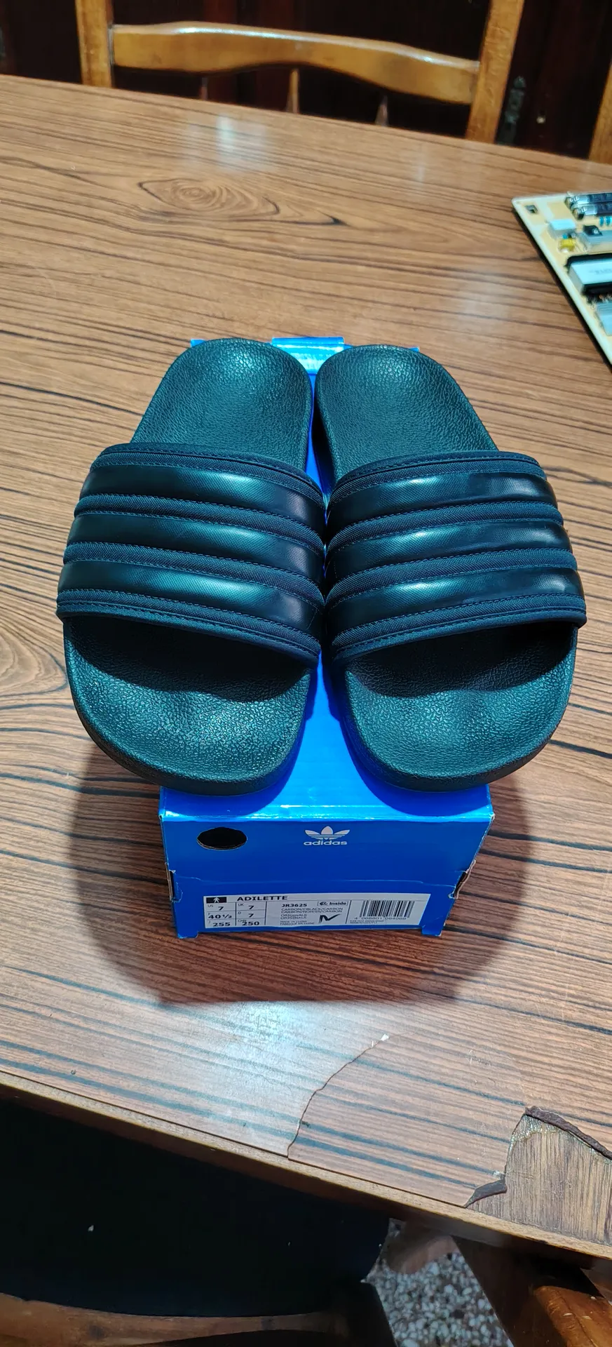 claquette adidas original