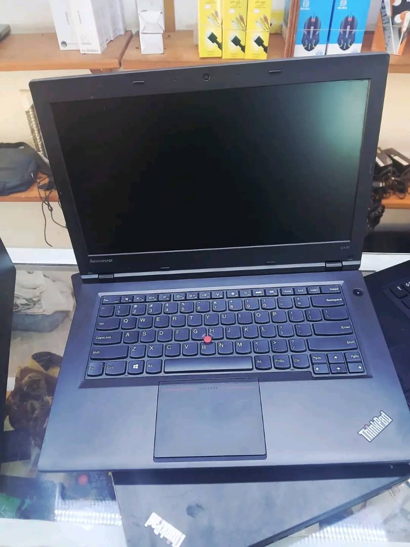 لابتوب Lenovo Thinkpad شبه جديد