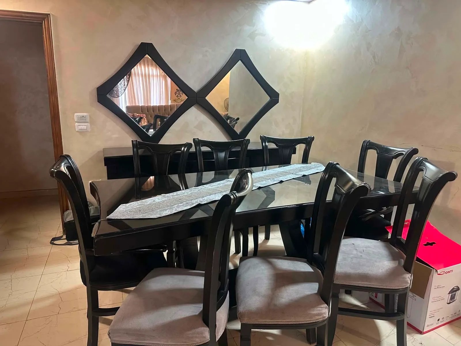 طاولة سفرة و بيرو