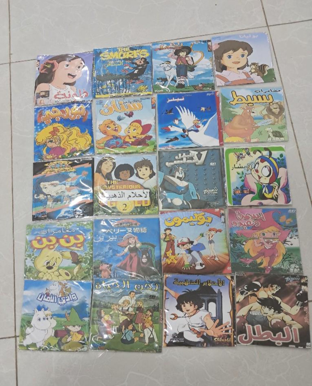 اشرطة DVD كراتين سبيستون القديمة