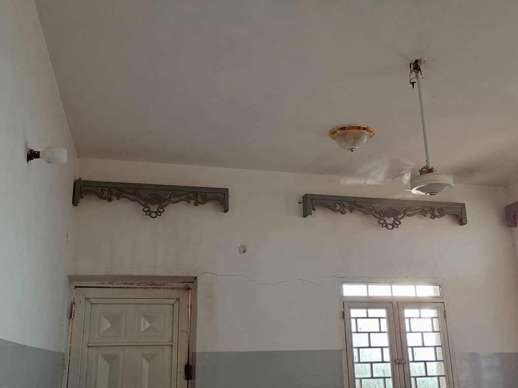 للبيع بإذن الله بيت ف امدرمان شهادة بحث - بيت صبة في امبدة الحارة (٣٤) مقسم الي جزئين. - موقع مميز بالقرب من سوق ليبيا. - كل الورق جاهز. المساحة