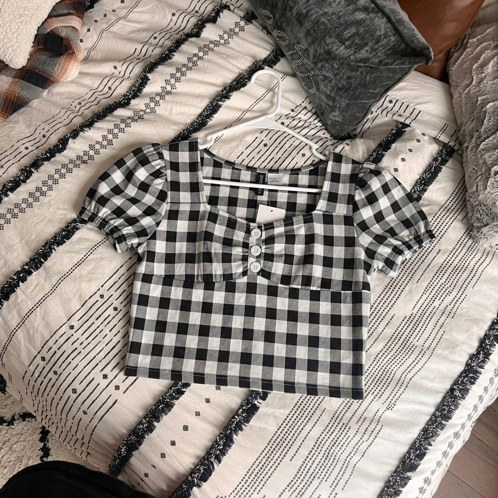 التوب المربعات الأبيض والأسود (Gingham Top) 🖤🤍