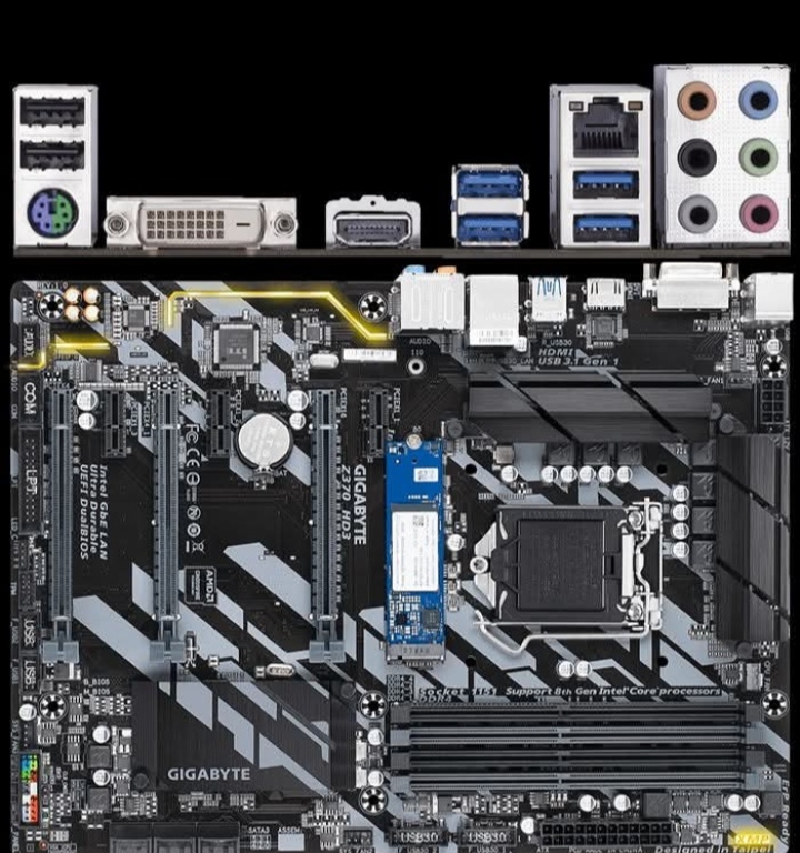 Gigabyte Z370 HD3 ⚡ مع بروسيسور Intel Core i5-9400F ✅ البوردة تدعم معالجات الجيل الثامن والتاسع ✅ تقدر تركب عليها لحد Intel Core i9-9900K 🔥 ✅ مناسبة