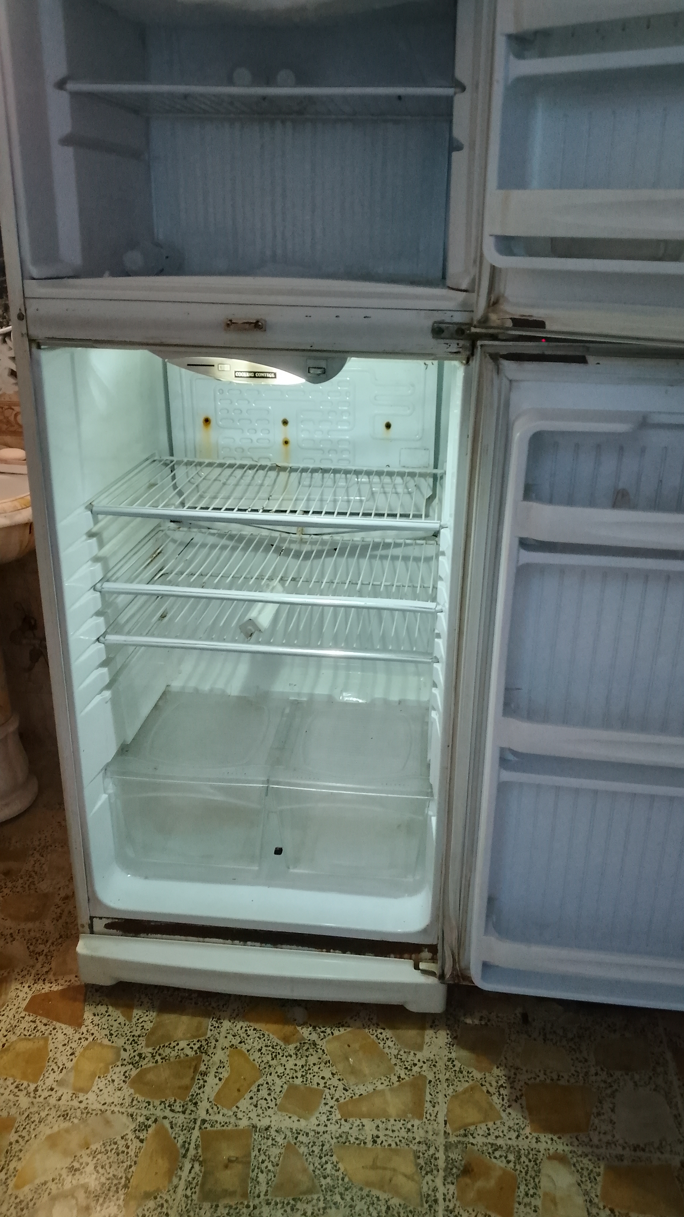 ثلاجه كونكورد كبيرة