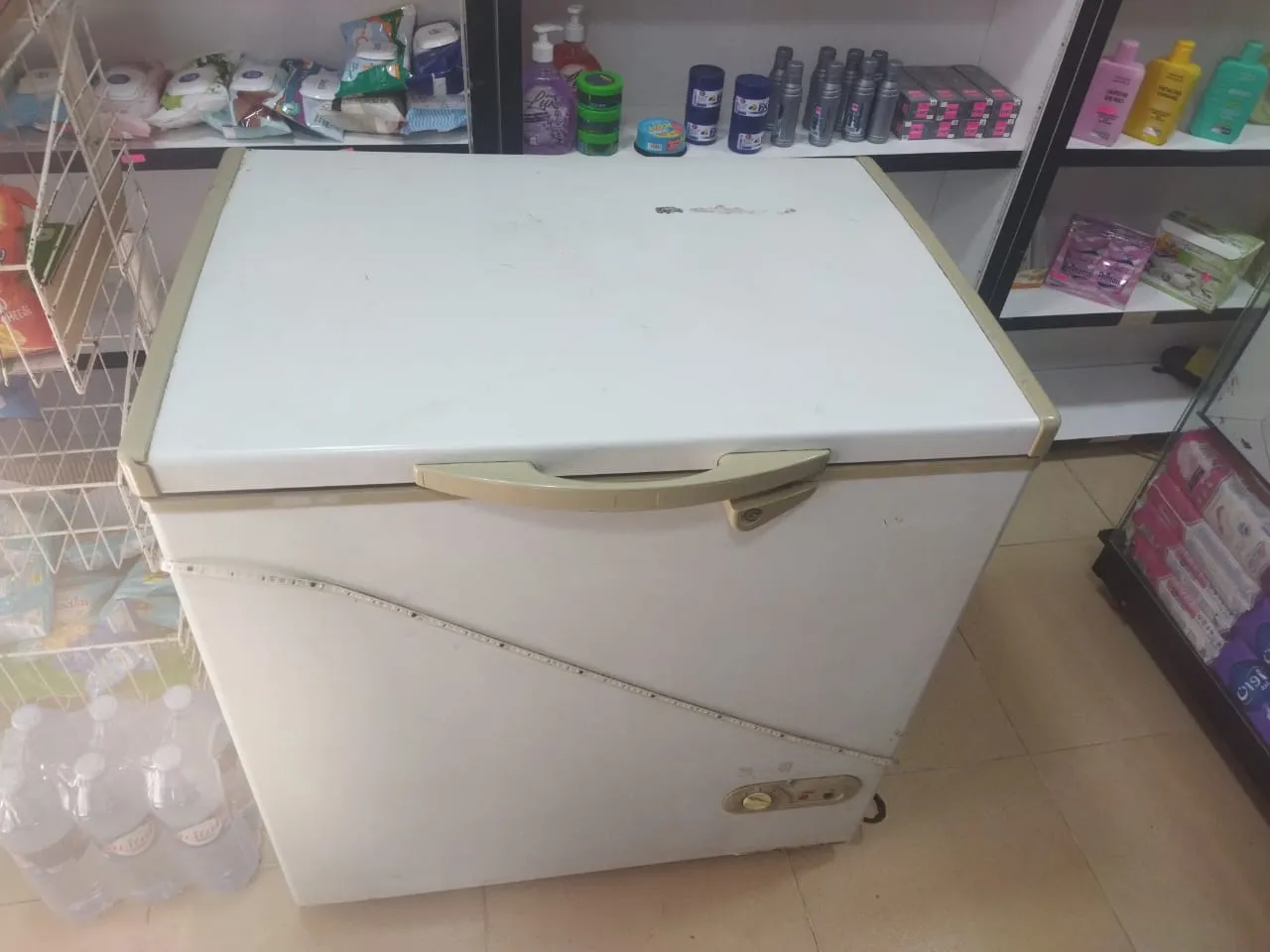ثلاجة