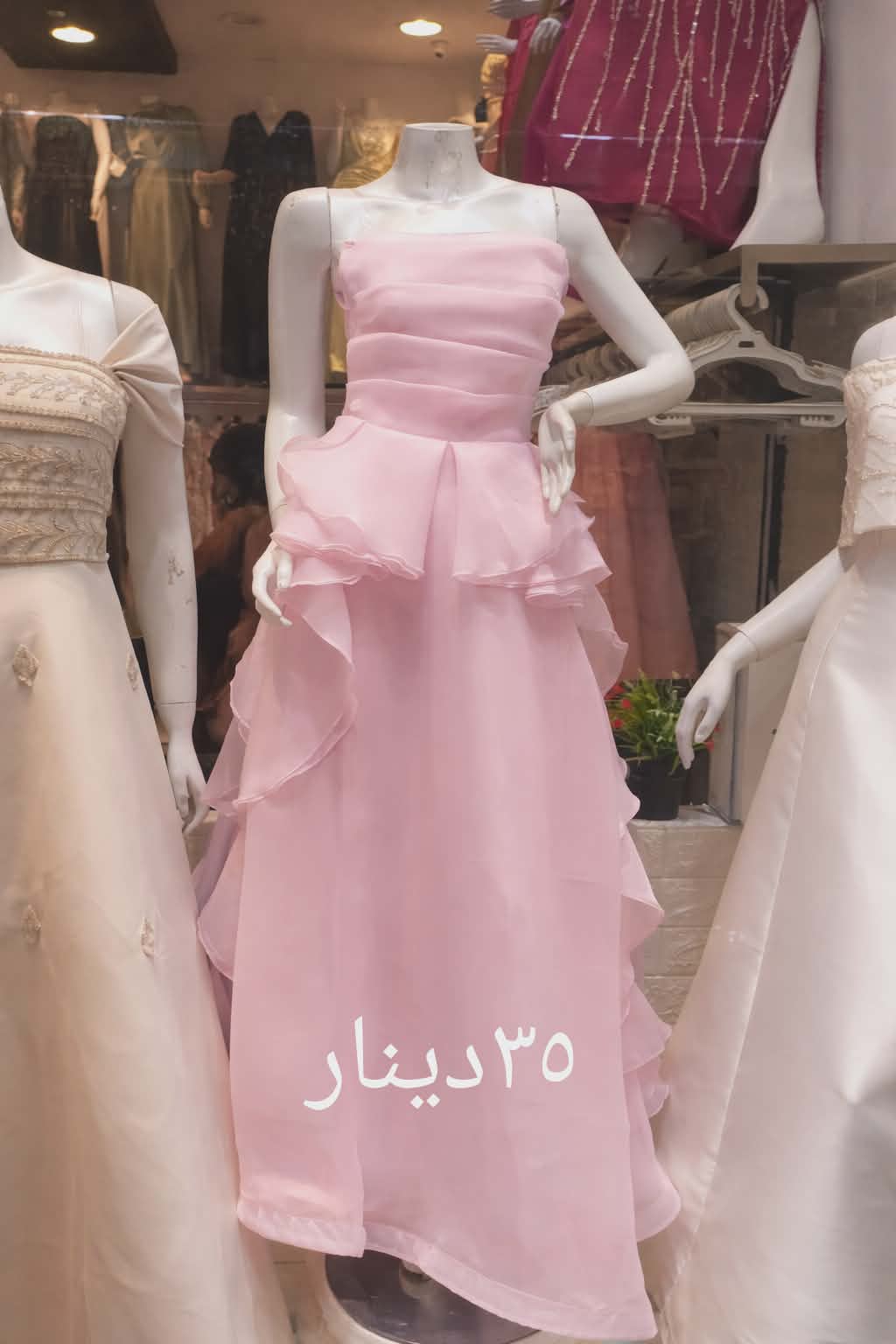 فساتين سهرة بحالة ممتازة