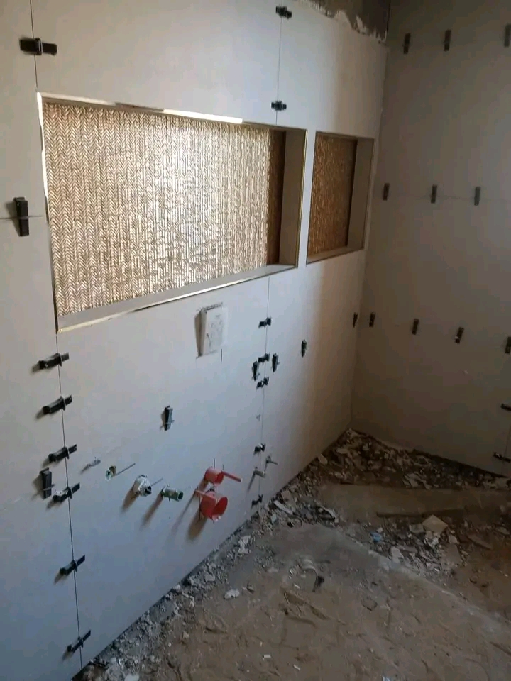معلم بلاط